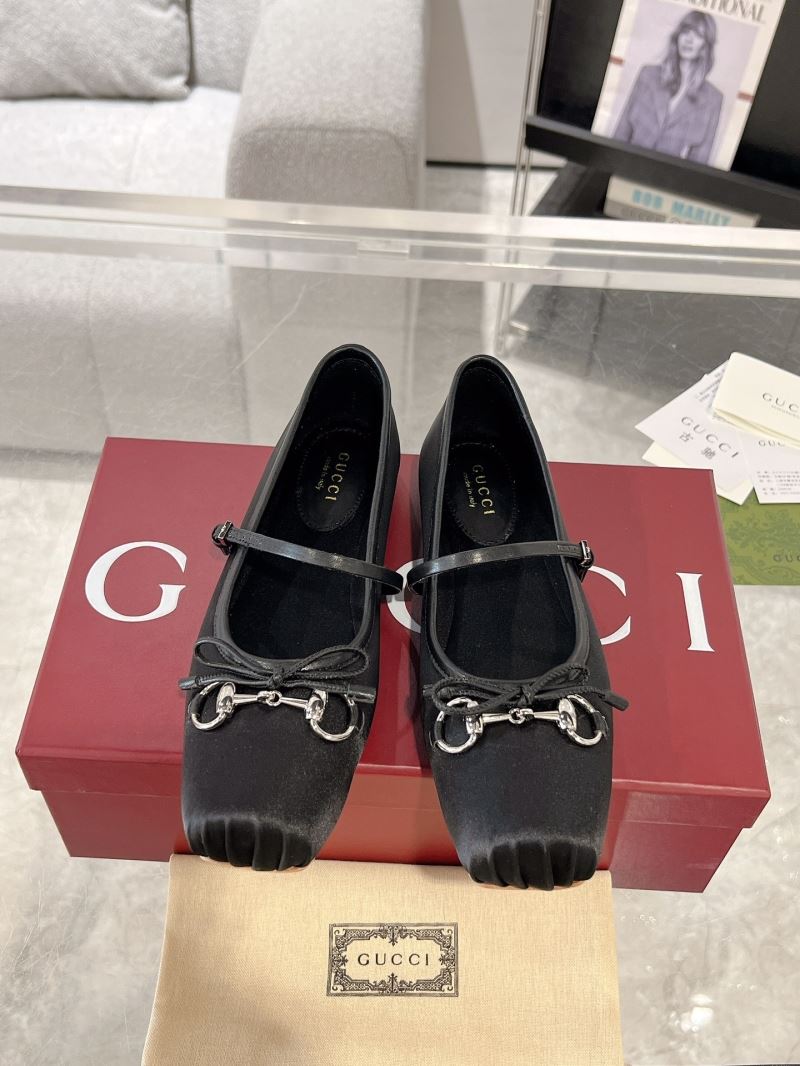 Gucci Flat Shoes